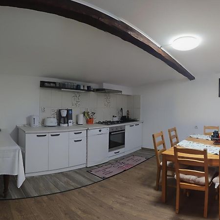 Casa De Oaspeti Laura Rîşnov Exteriör bild