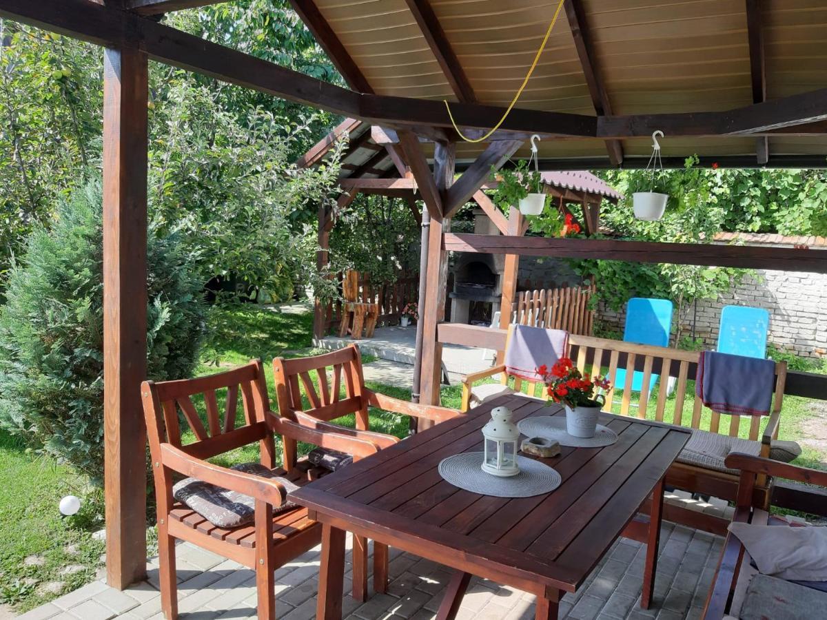 Casa De Oaspeti Laura Rîşnov Exteriör bild