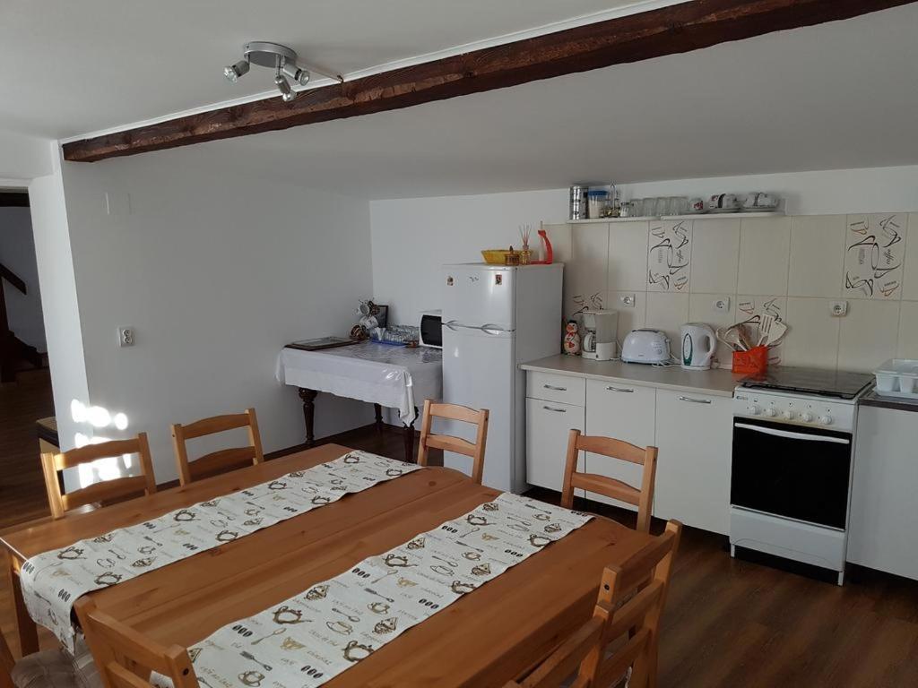 Casa De Oaspeti Laura Rîşnov Exteriör bild