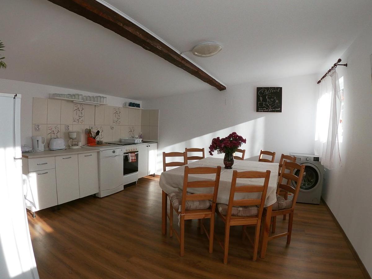Casa De Oaspeti Laura Rîşnov Exteriör bild